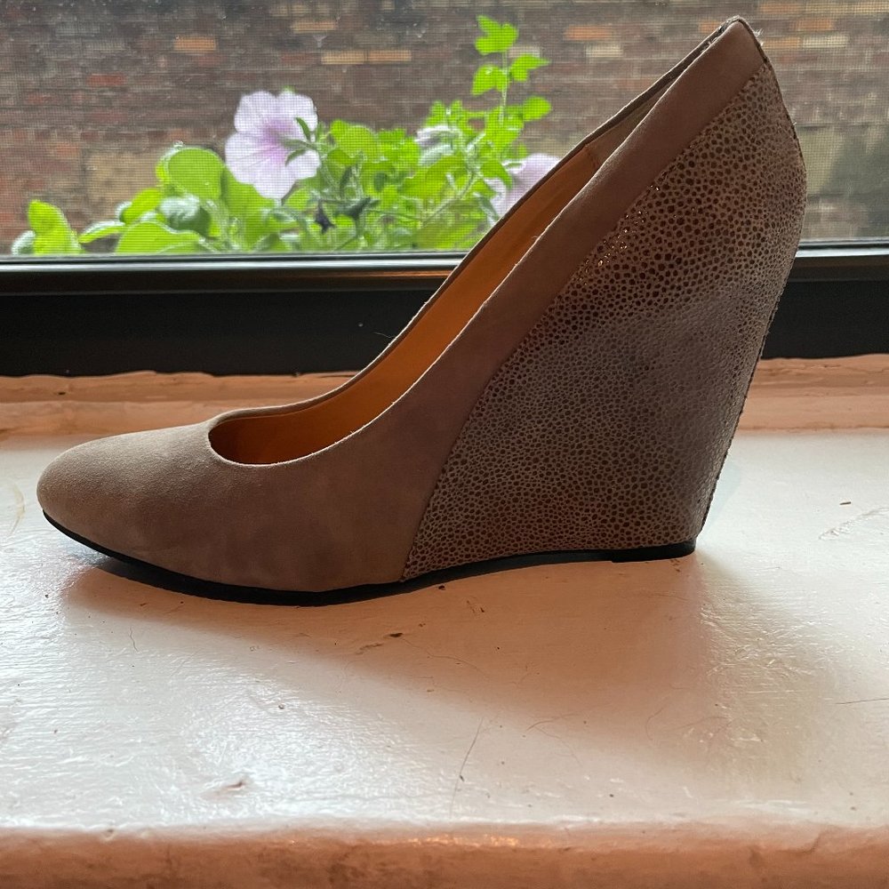 Audrey Brooke wedge pumps, sz 9M, Gray
